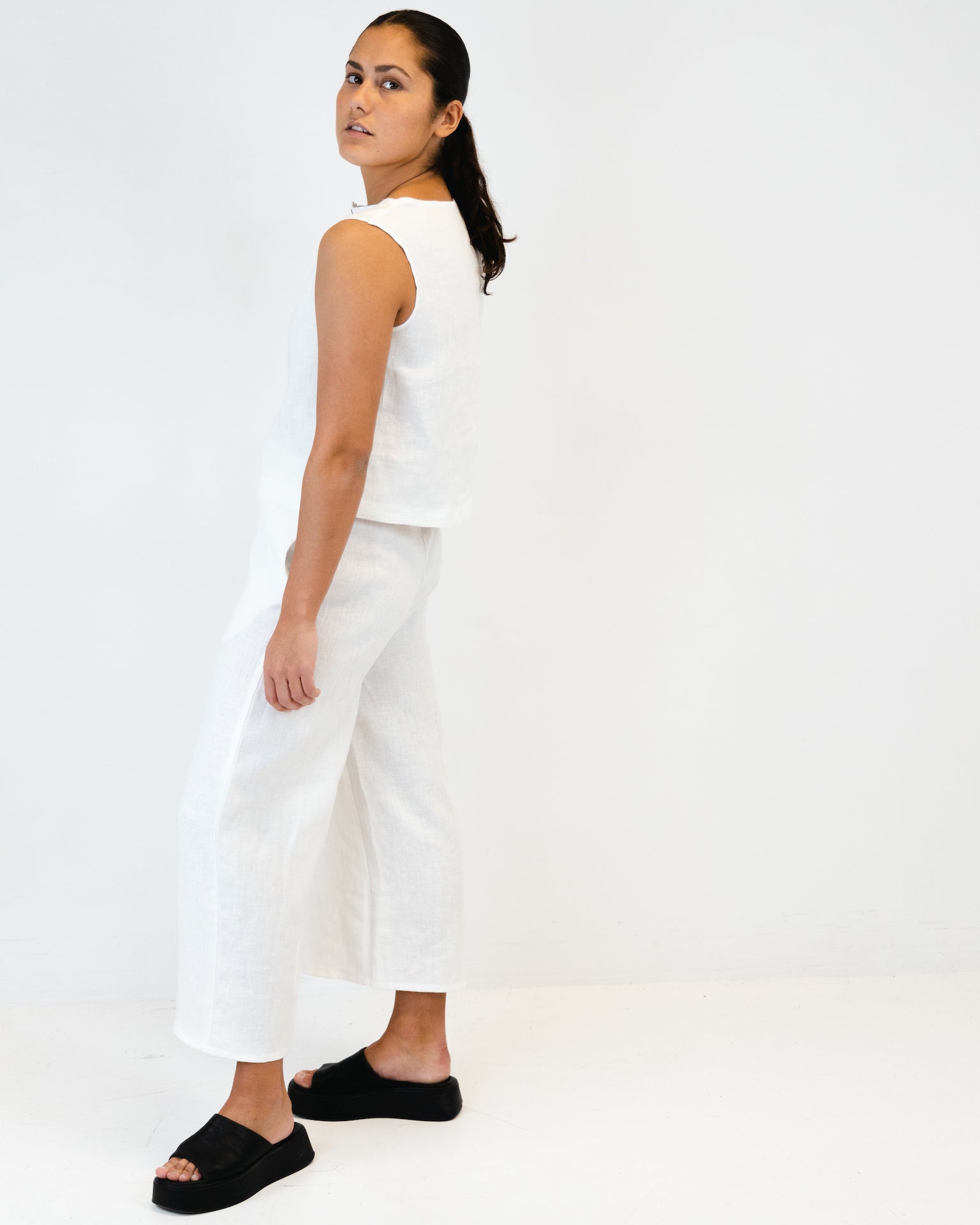 SAMPLE SALE: LIEHU-HOUSUT